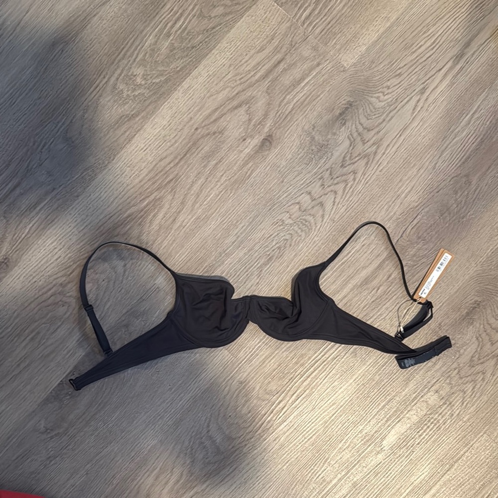 SKIMS underwire Black Bikini Top